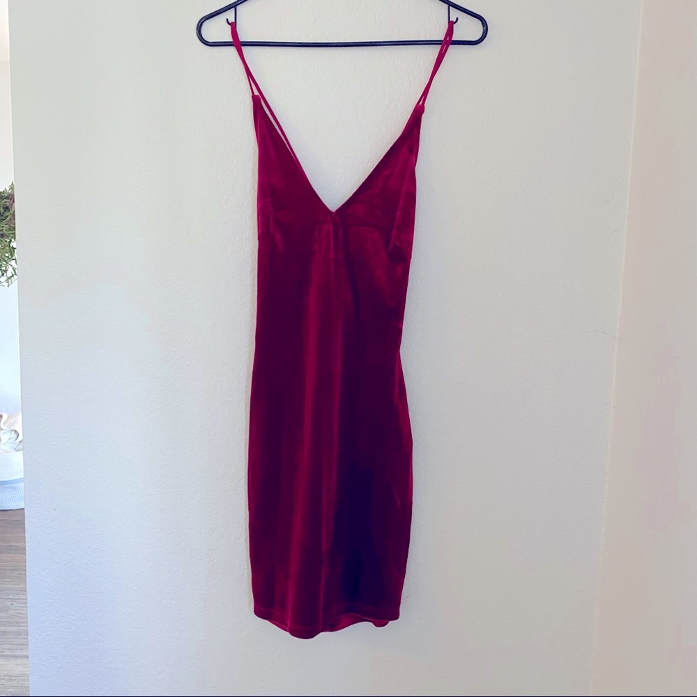 Red backless strapy velvet dress